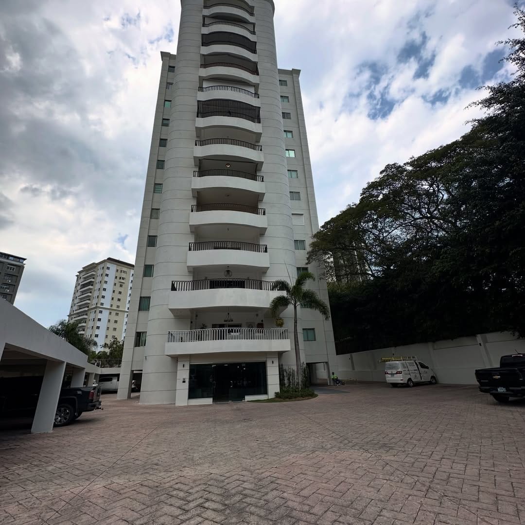 SnapInsta.to_587609738_18538432831050491_8949536160899472254_n