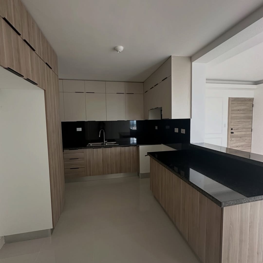 SnapInsta.to_639837446_18562419061050491_7790156172763369176_n